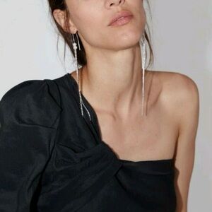Zara -  Black One-Shoulder sleeve top
